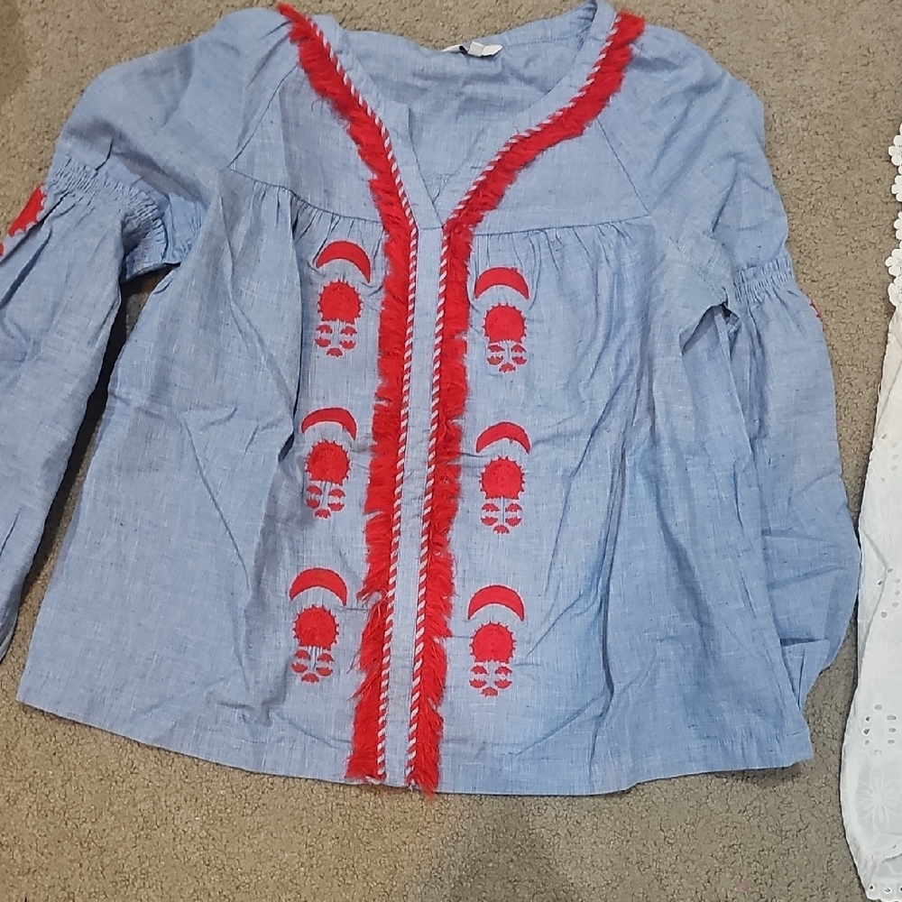 Blue Embroidered Blouse and White Eyelet Top Bundle Of 2 Tops - Picture 4 of 6